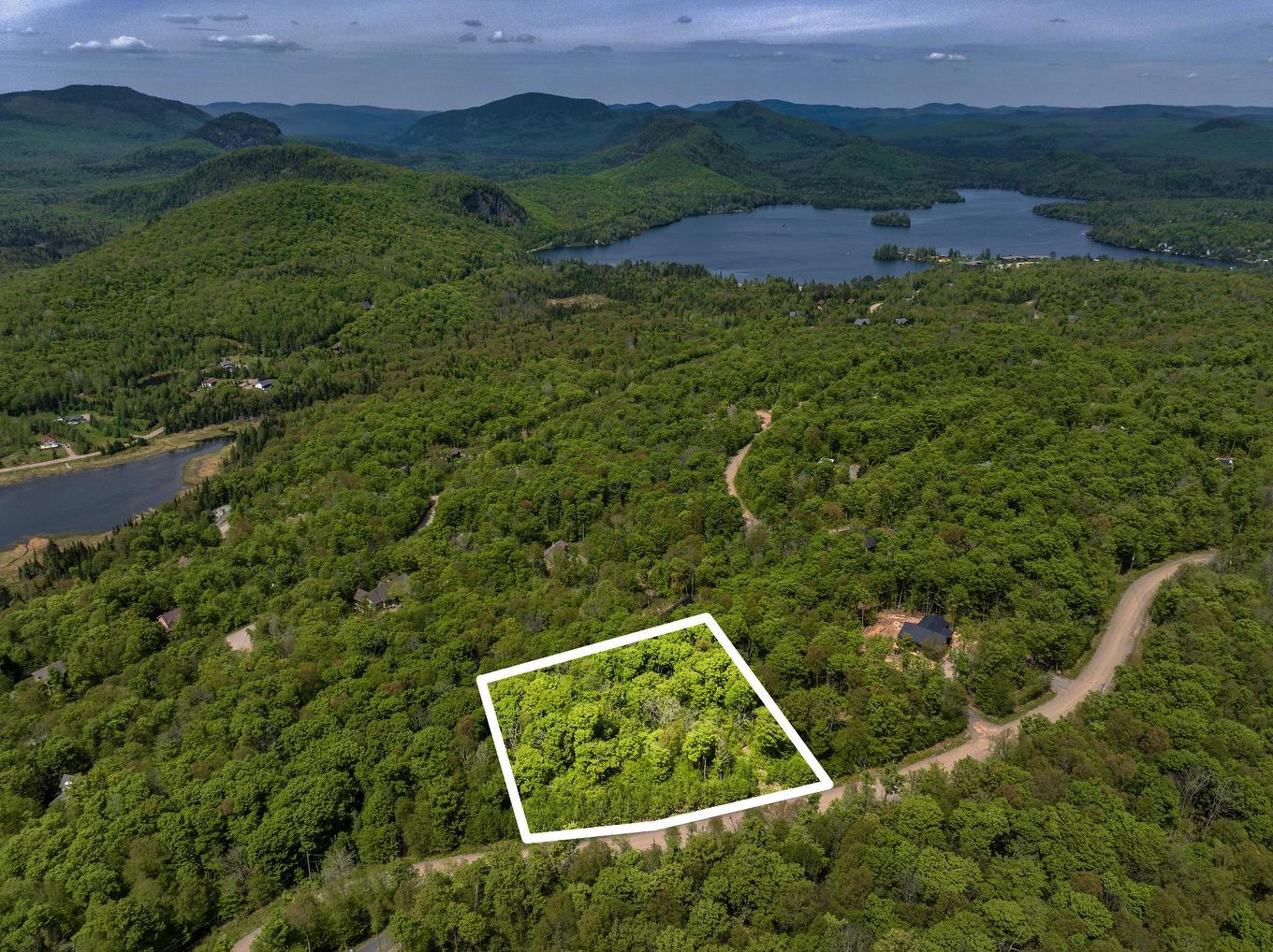 Aerial photo - Ch. Du Refuge, Lac-Supérieur, QC