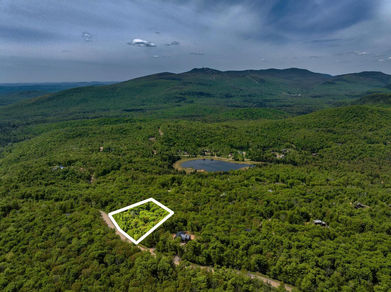 Aerial photo - Ch. Du Refuge, Lac-Supérieur, QC