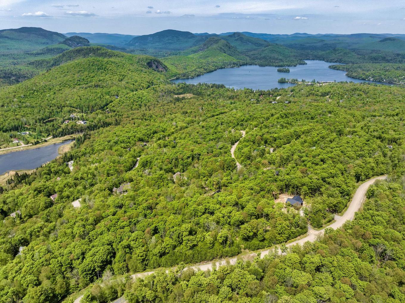 Aerial photo - Ch. Du Refuge, Lac-Supérieur, QC