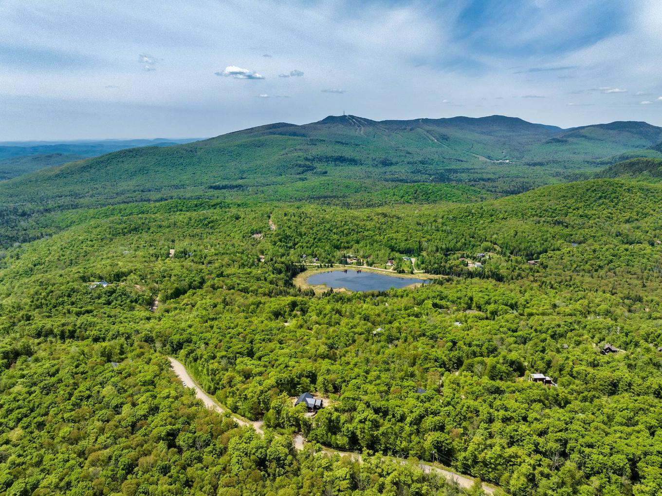 Aerial photo - Ch. Du Refuge, Lac-Supérieur, QC