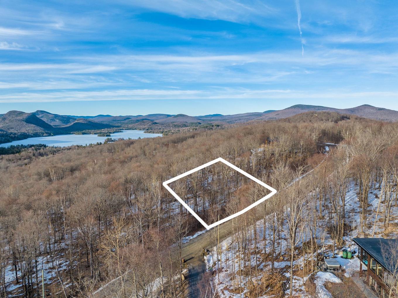 Aerial photo - Ch. Du Refuge, Lac-Supérieur, QC