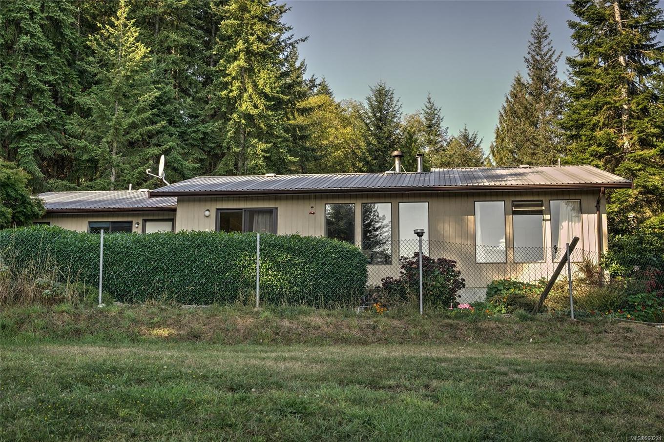 444 Blackburn Rd, Salt Spring, BC - Outdoor