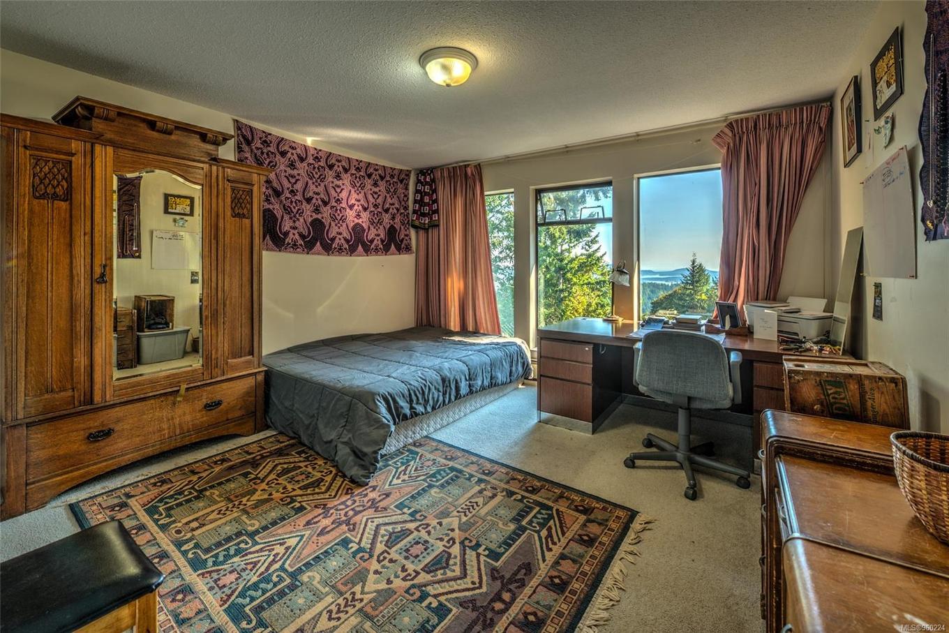 444 Blackburn Rd, Salt Spring, BC - Indoor Photo Showing Bedroom