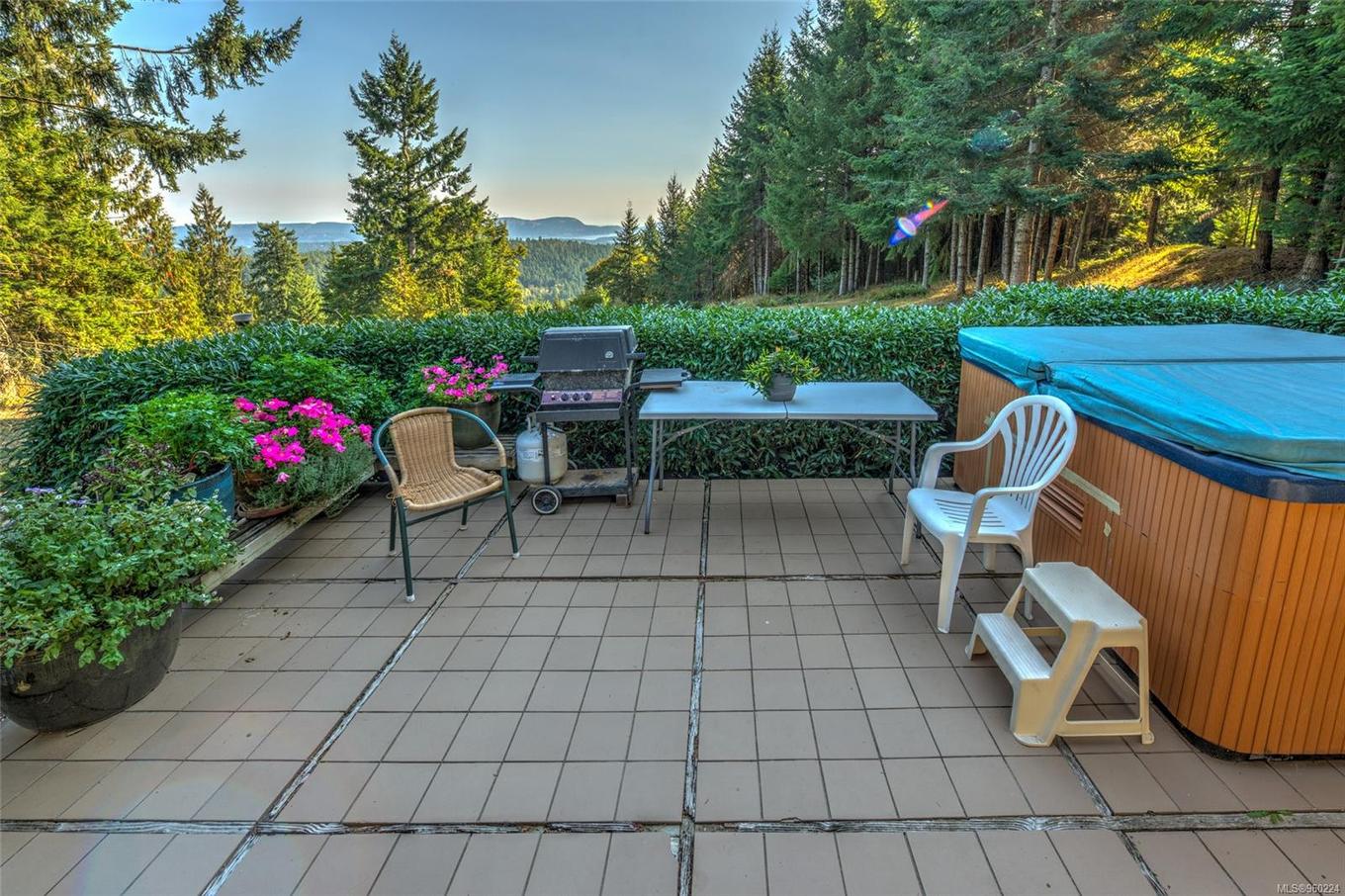 444 Blackburn Rd, Salt Spring, BC - Outdoor