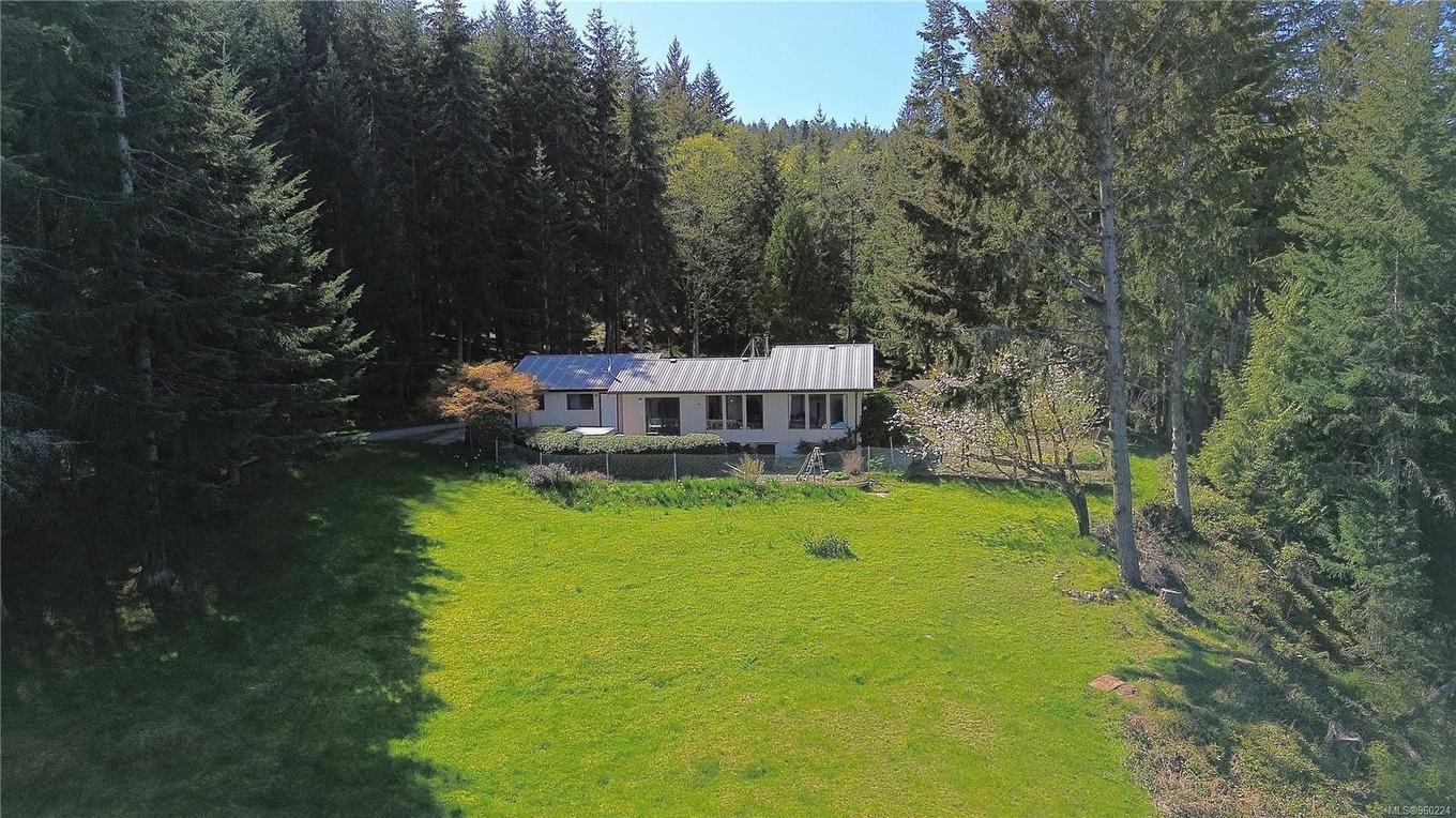 444 Blackburn Rd, Salt Spring, BC - Outdoor