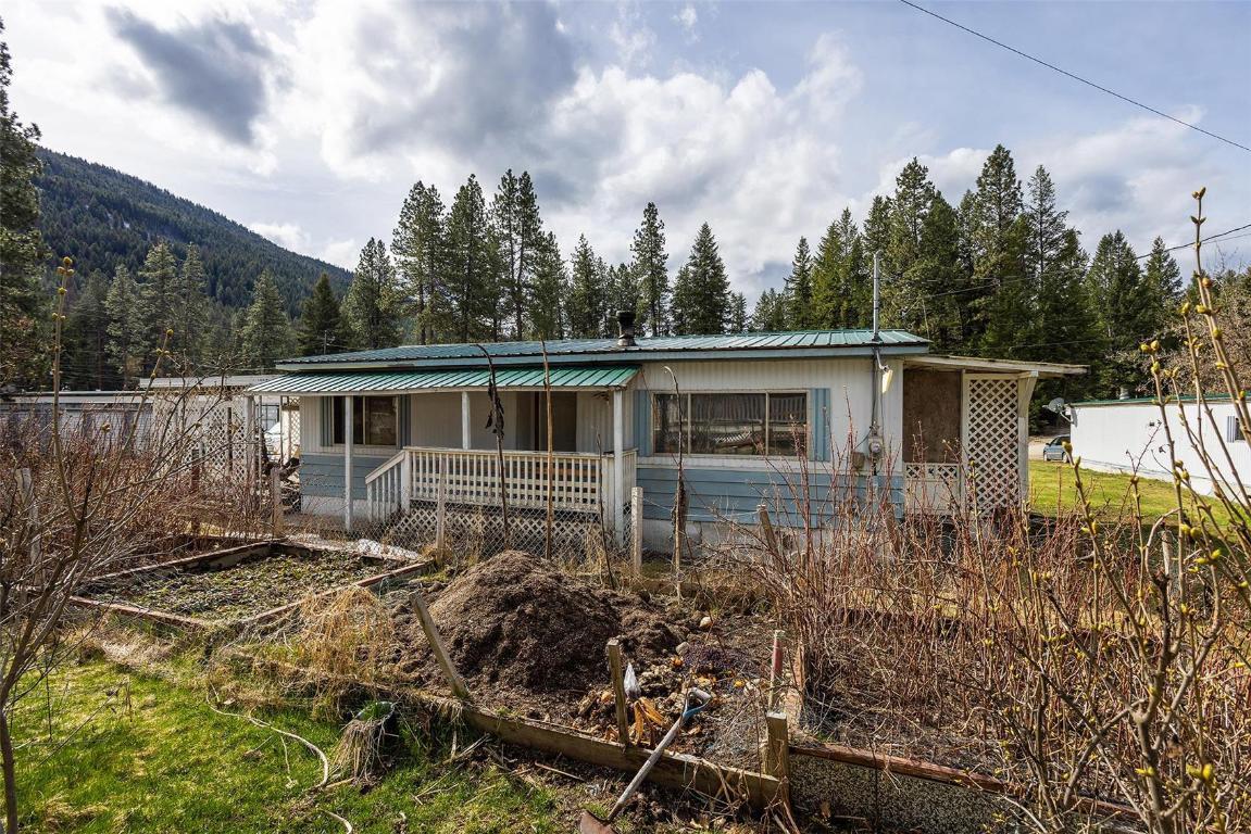 85 Ernest Avenue, Beaverdell, BC - Outdoor With Deck Patio Veranda