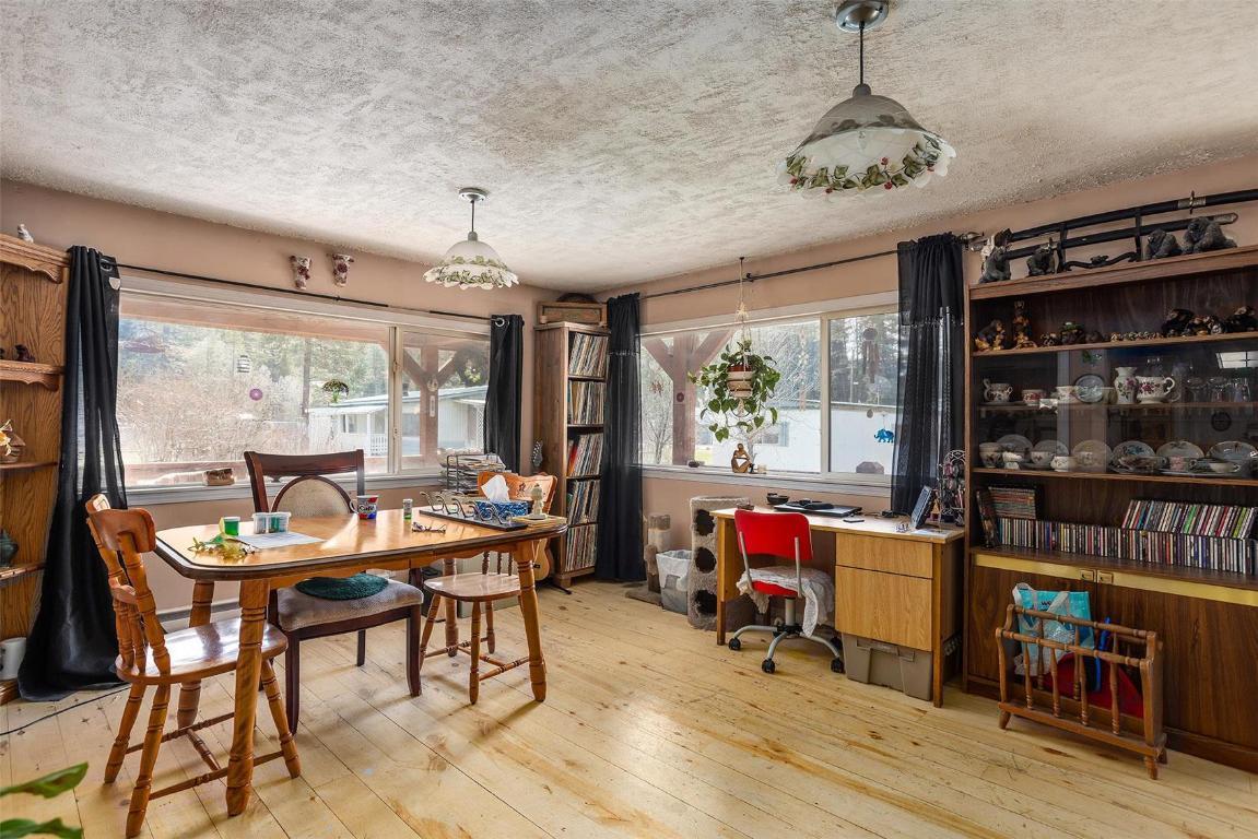 85 Ernest Avenue, Beaverdell, BC - Indoor