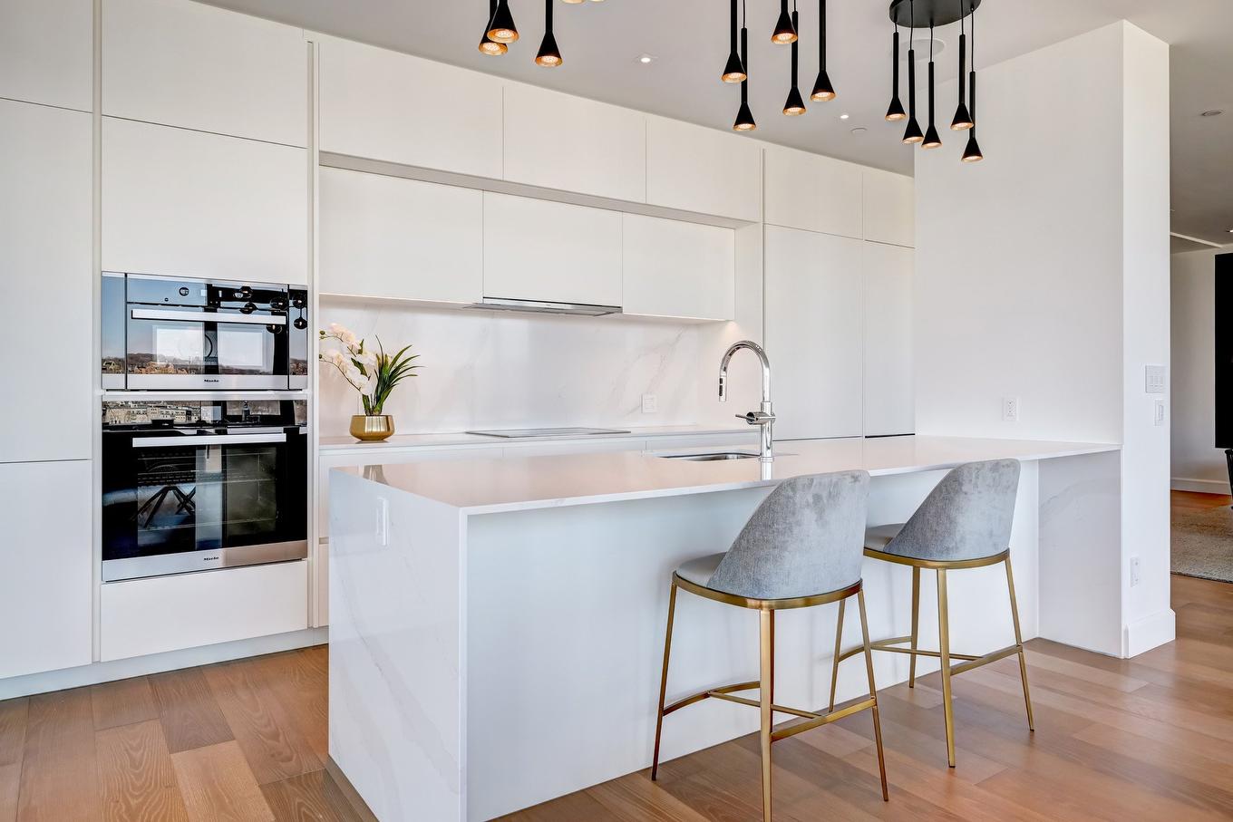 Cuisine - 3201-1111 Av. Atwater, Westmount, QC - Indoor Photo Showing Kitchen With Upgraded Kitchen