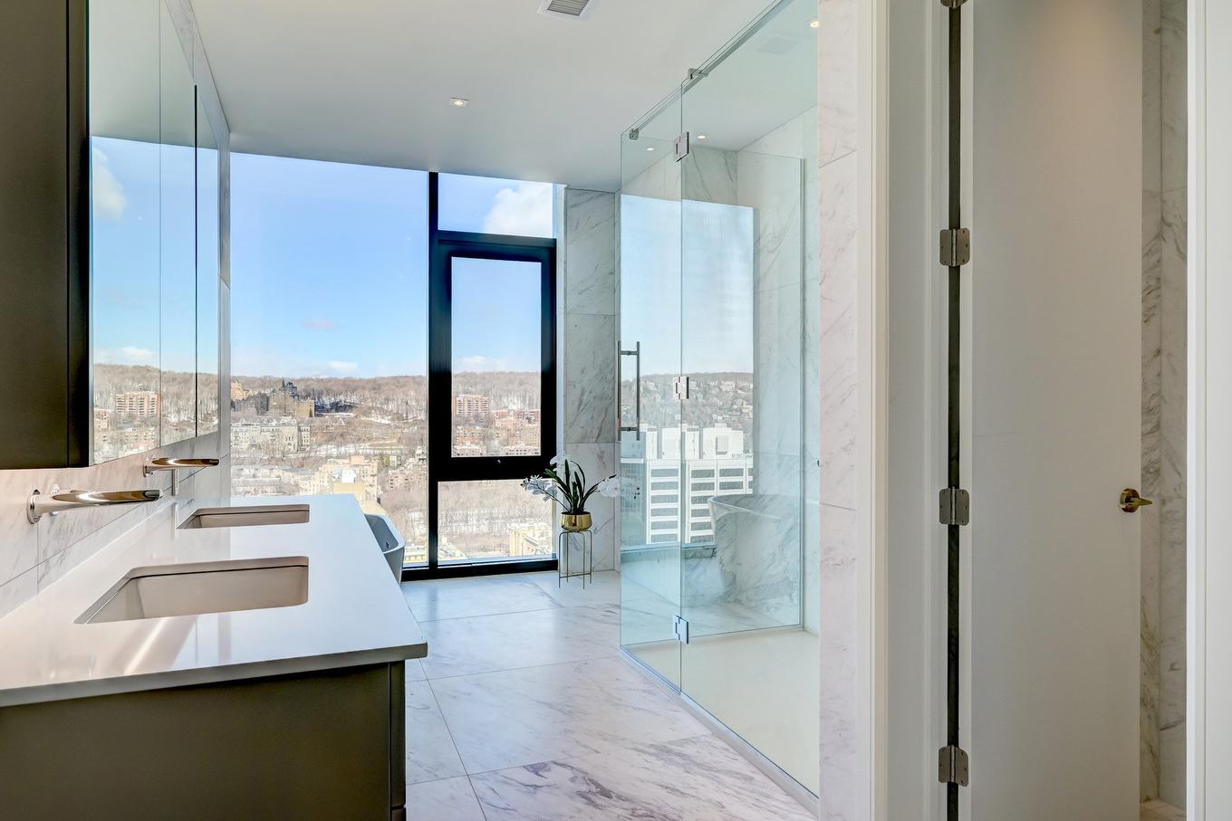 Salle de bains attenante à la CCP - 3201-1111 Av. Atwater, Westmount, QC - Indoor