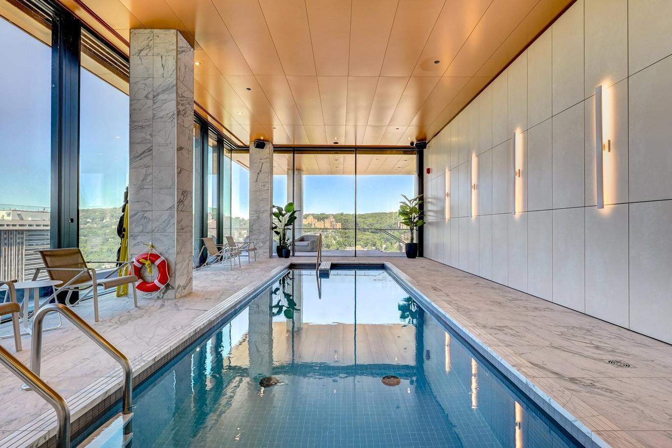 Piscine - 3502-1111 Av. Atwater, Westmount, QC - Indoor Photo Showing Other Room With In Ground Pool