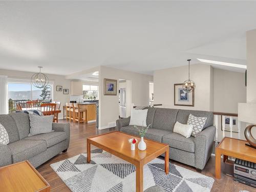 2701 Guidi Road, West Kelowna, BC - Indoor Photo Showing Living Room