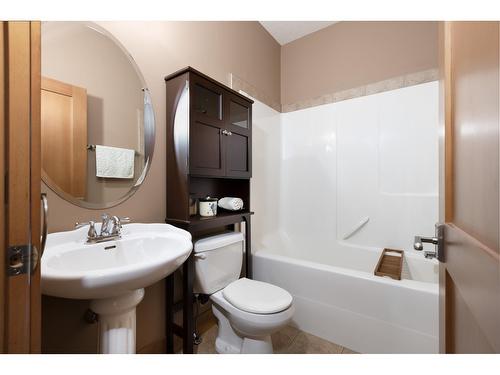 1545 Mt Fisher Crescent, Cranbrook, BC - Indoor Photo Showing Bathroom