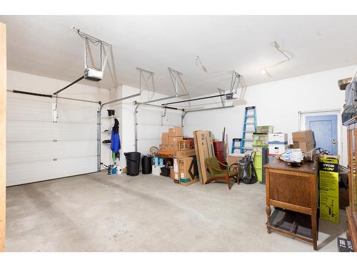 1545 Mt Fisher Crescent, Cranbrook, BC - Indoor Photo Showing Garage