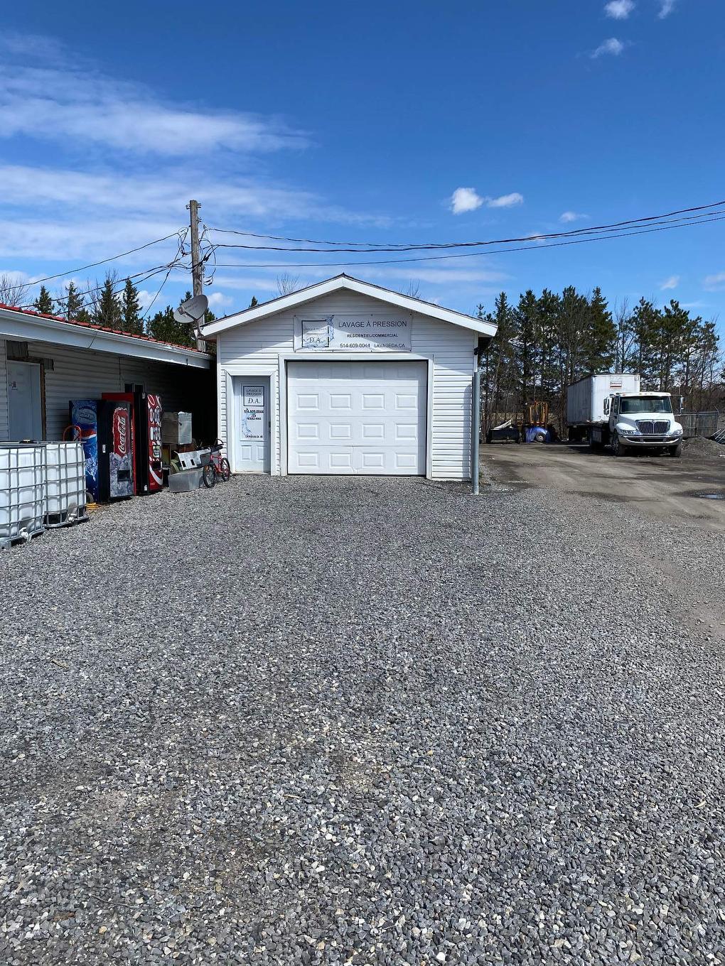 Garage - 975 Ch. Rhéaume, Saint-Michel, QC - Outdoor