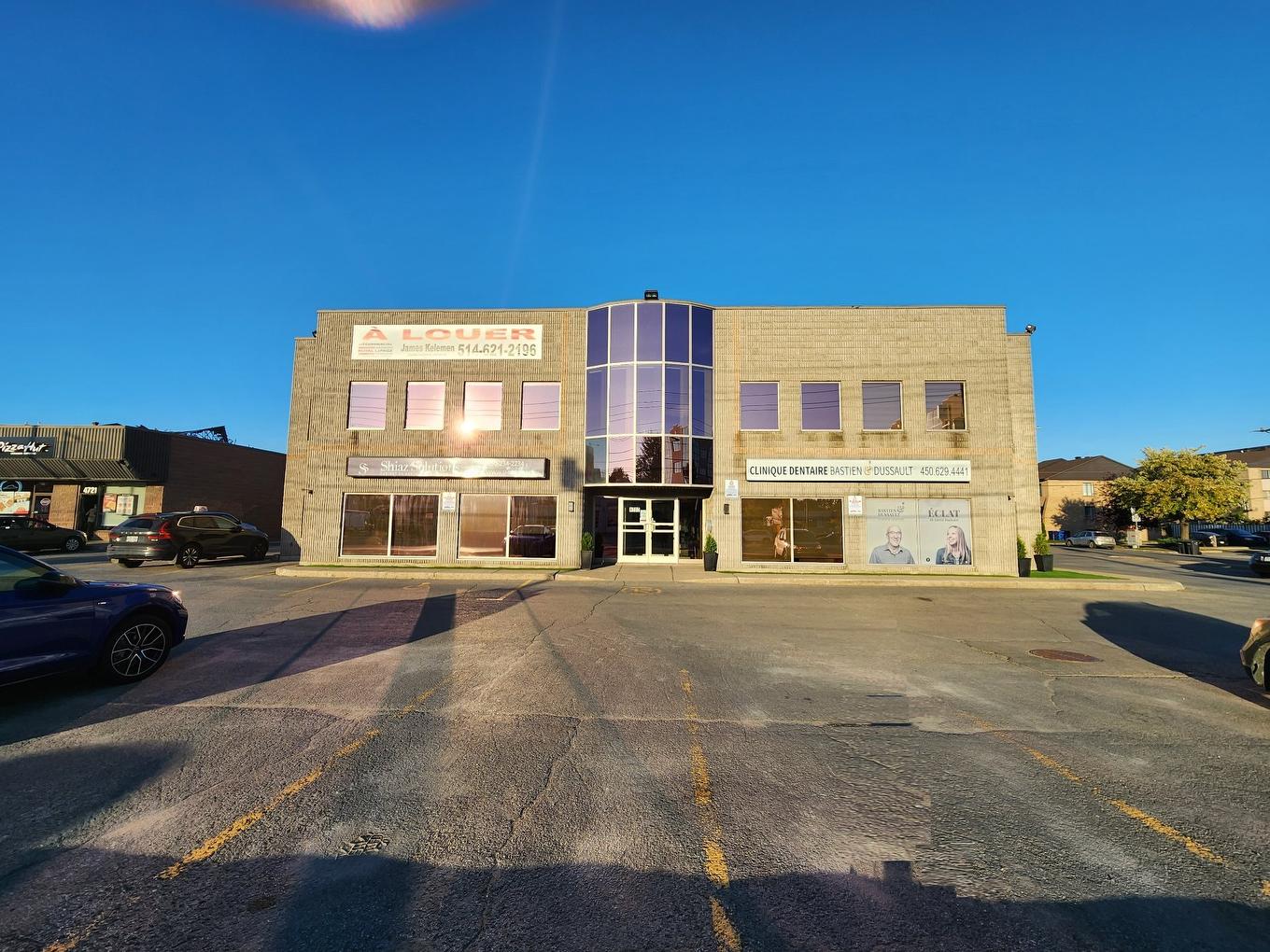 Frontage - 205-4707 Boul. Des Laurentides, Laval (Vimont), QC - Outdoor