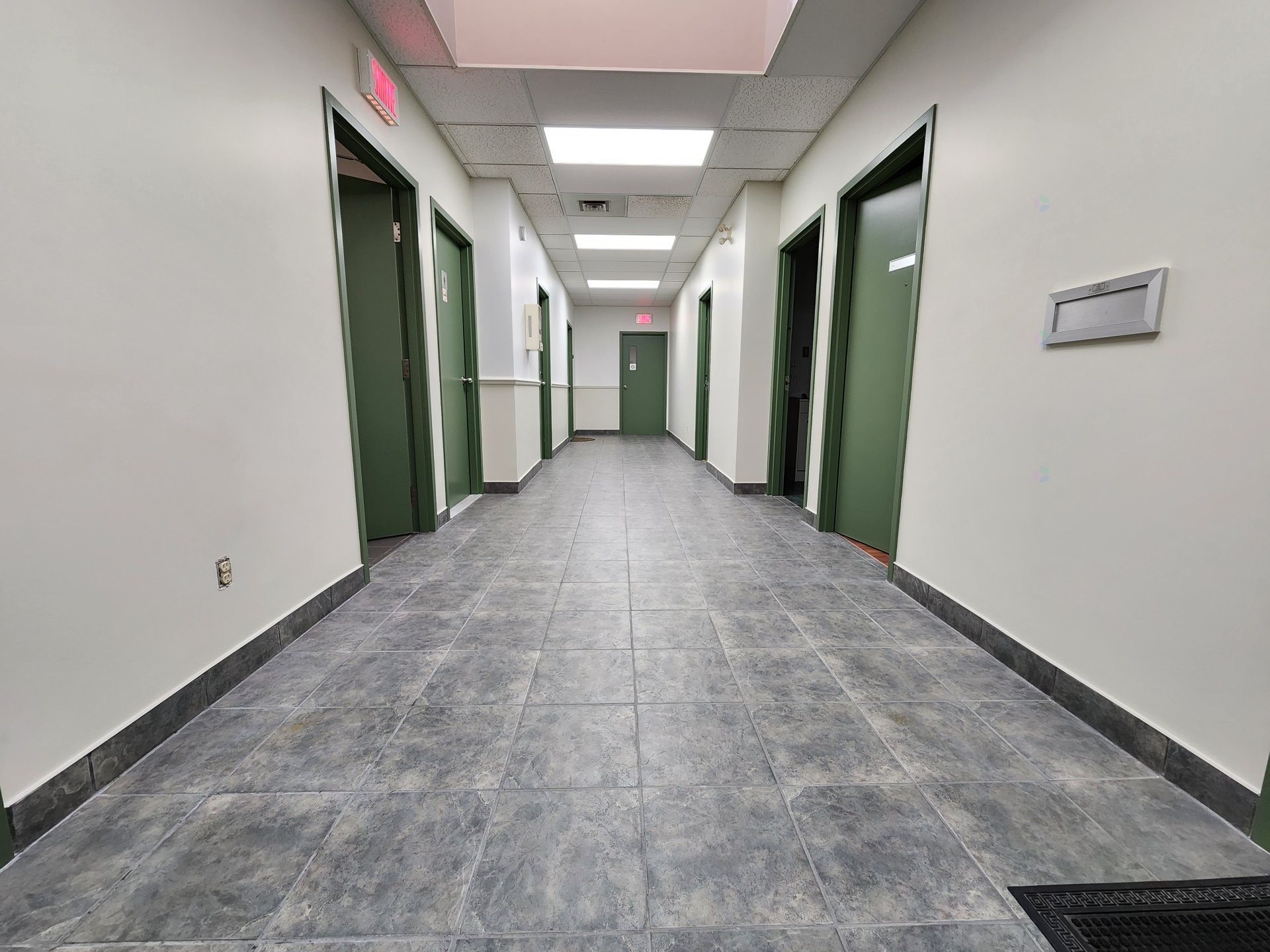 Hall d'entrée/Vestibule - 205-4707 Boul. Des Laurentides, Laval (Vimont), QC - Indoor Photo Showing Other Room