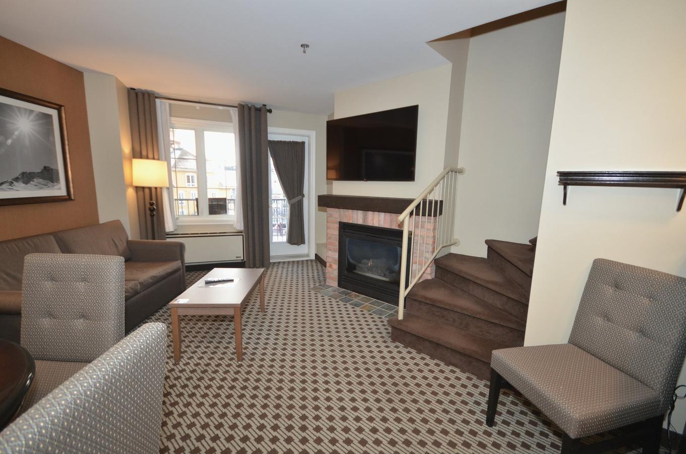 Salon - 336-160 Ch. Du Curé-Deslauriers, Mont-Tremblant, QC - Indoor Photo Showing Living Room With Fireplace