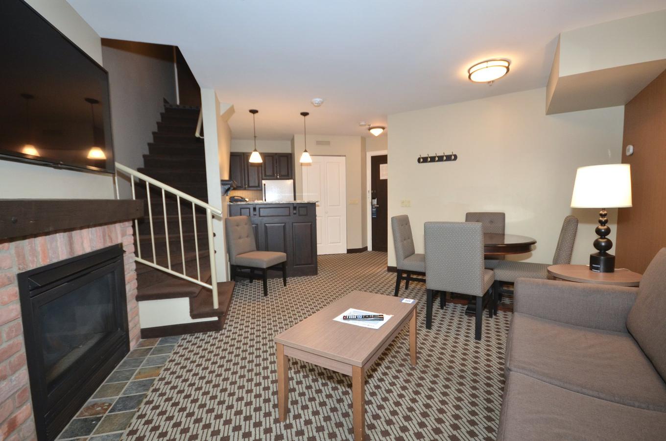 Salon - 336-160 Ch. Du Curé-Deslauriers, Mont-Tremblant, QC - Indoor Photo Showing Living Room With Fireplace