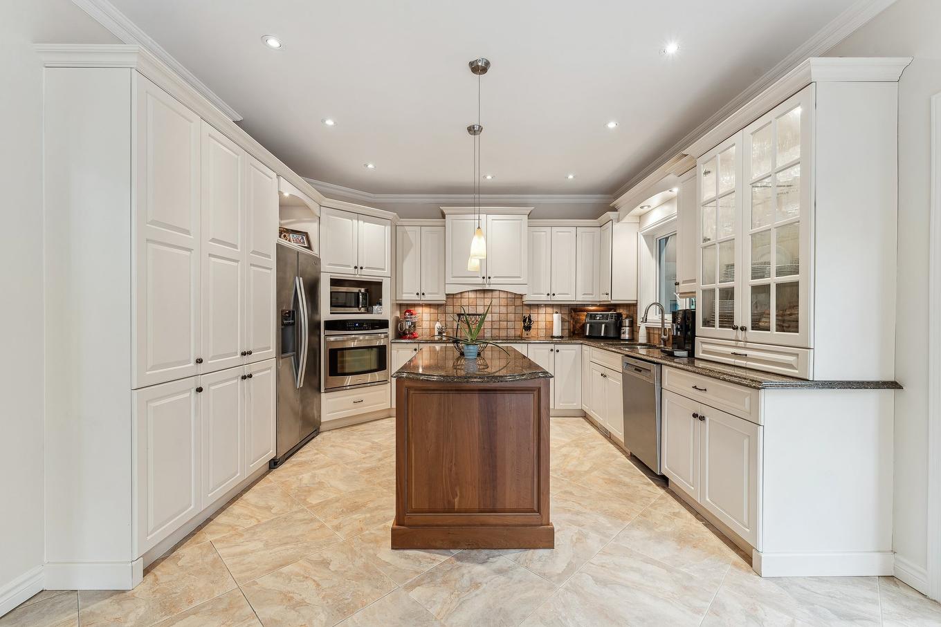 Kitchen - 747 Ch. Des Pommetiers, Magog, QC - Indoor Photo Showing Kitchen With Upgraded Kitchen