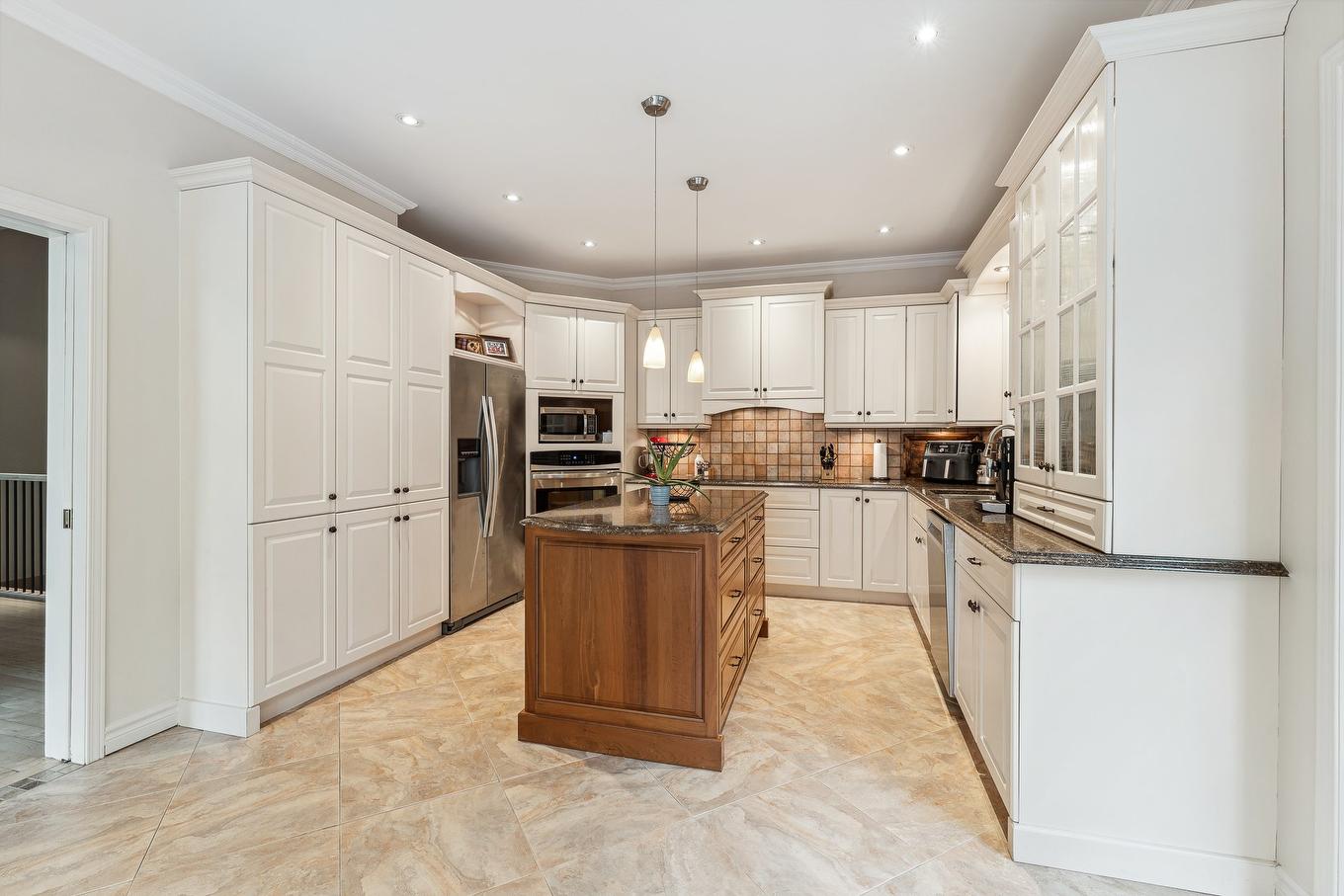 Kitchen - 747 Ch. Des Pommetiers, Magog, QC - Indoor Photo Showing Kitchen With Upgraded Kitchen