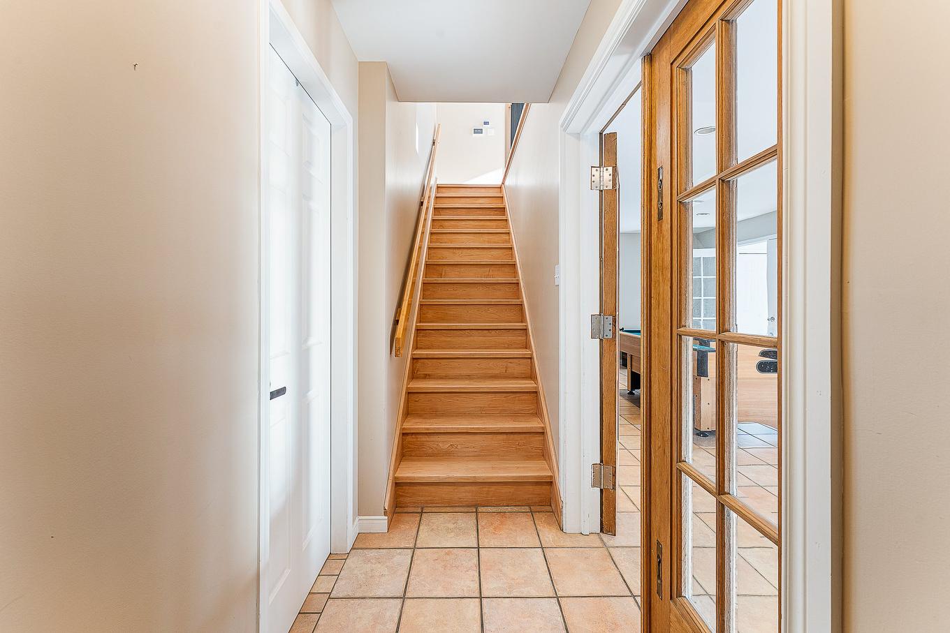 Staircase - 747 Ch. Des Pommetiers, Magog, QC - Indoor Photo Showing Other Room