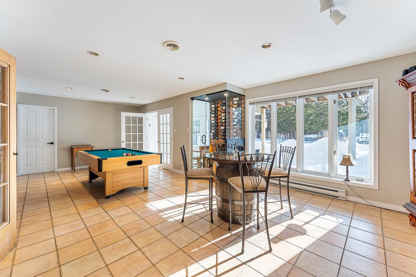 Family room - 747 Ch. Des Pommetiers, Magog, QC - Indoor