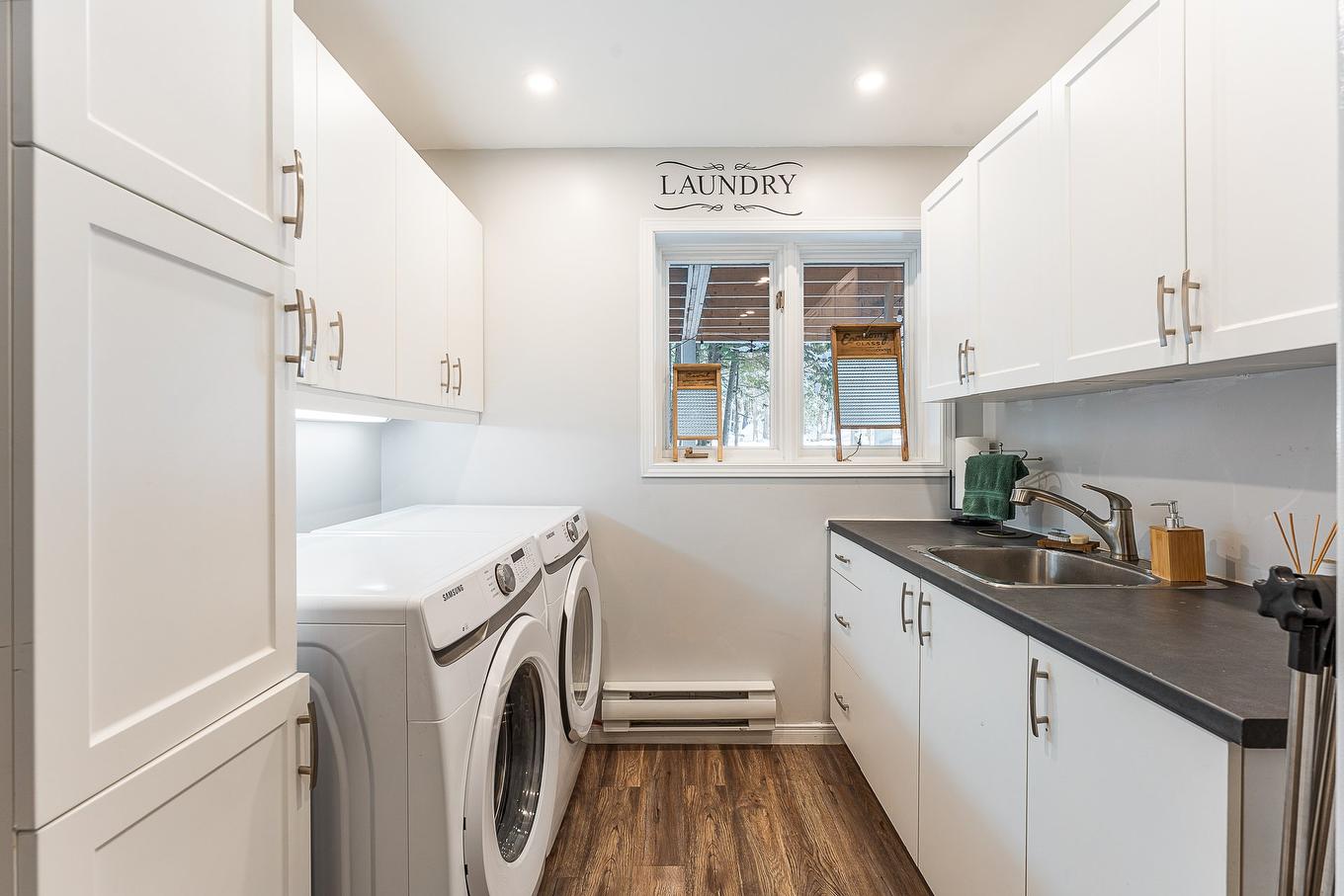 Laundry room - 747 Ch. Des Pommetiers, Magog, QC - Indoor Photo Showing Laundry Room
