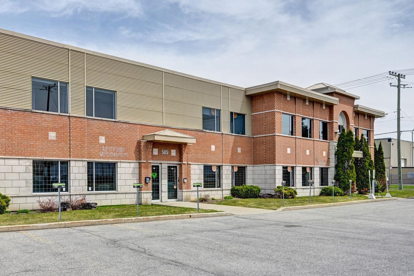 Façade - 105-505 Rue Fernand-Poitras, Terrebonne (Terrebonne), QC