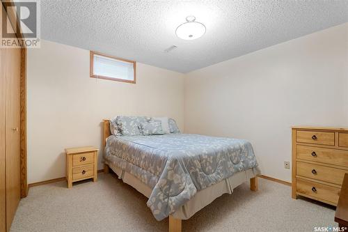 302 Spencer Place, Saskatoon, SK - Indoor Photo Showing Bedroom