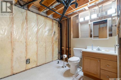 302 Spencer Place, Saskatoon, SK - Indoor Photo Showing Bathroom