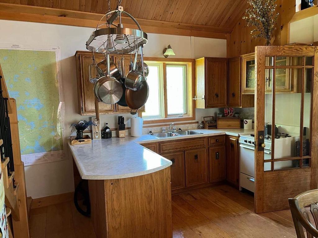 Cuisine - 1M Lac Dasserat, Rouyn-Noranda, QC - Indoor Photo Showing Kitchen With Double Sink