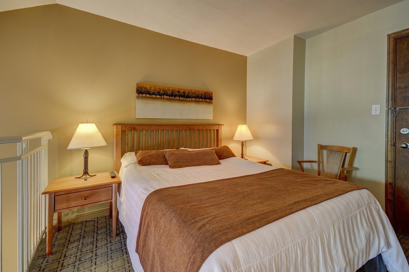 Primary bedroom - 405-118 Ch. De Kandahar, Mont-Tremblant, QC - Indoor Photo Showing Bedroom