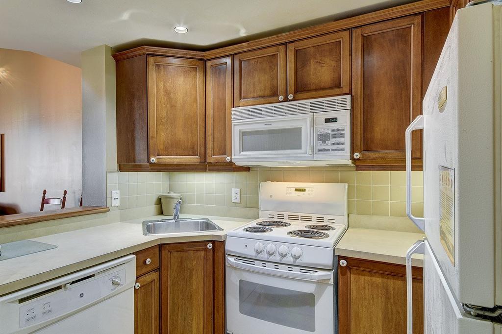 Kitchen - 405-118 Ch. De Kandahar, Mont-Tremblant, QC - Indoor Photo Showing Kitchen