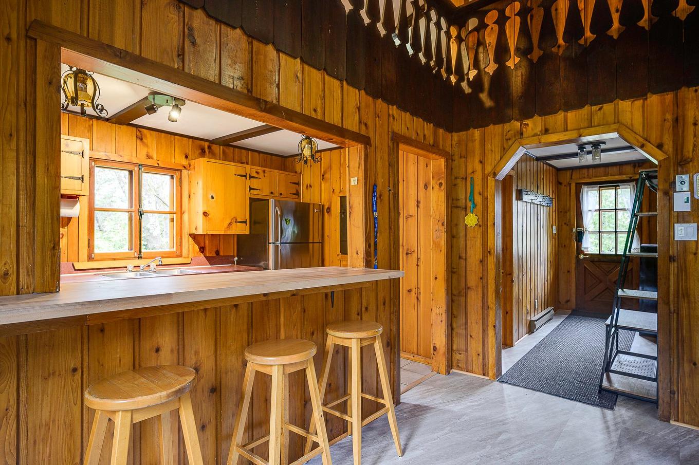 Kitchen - 267 Ch. Des Bois-Blancs, Piedmont, QC - Indoor Photo Showing Other Room