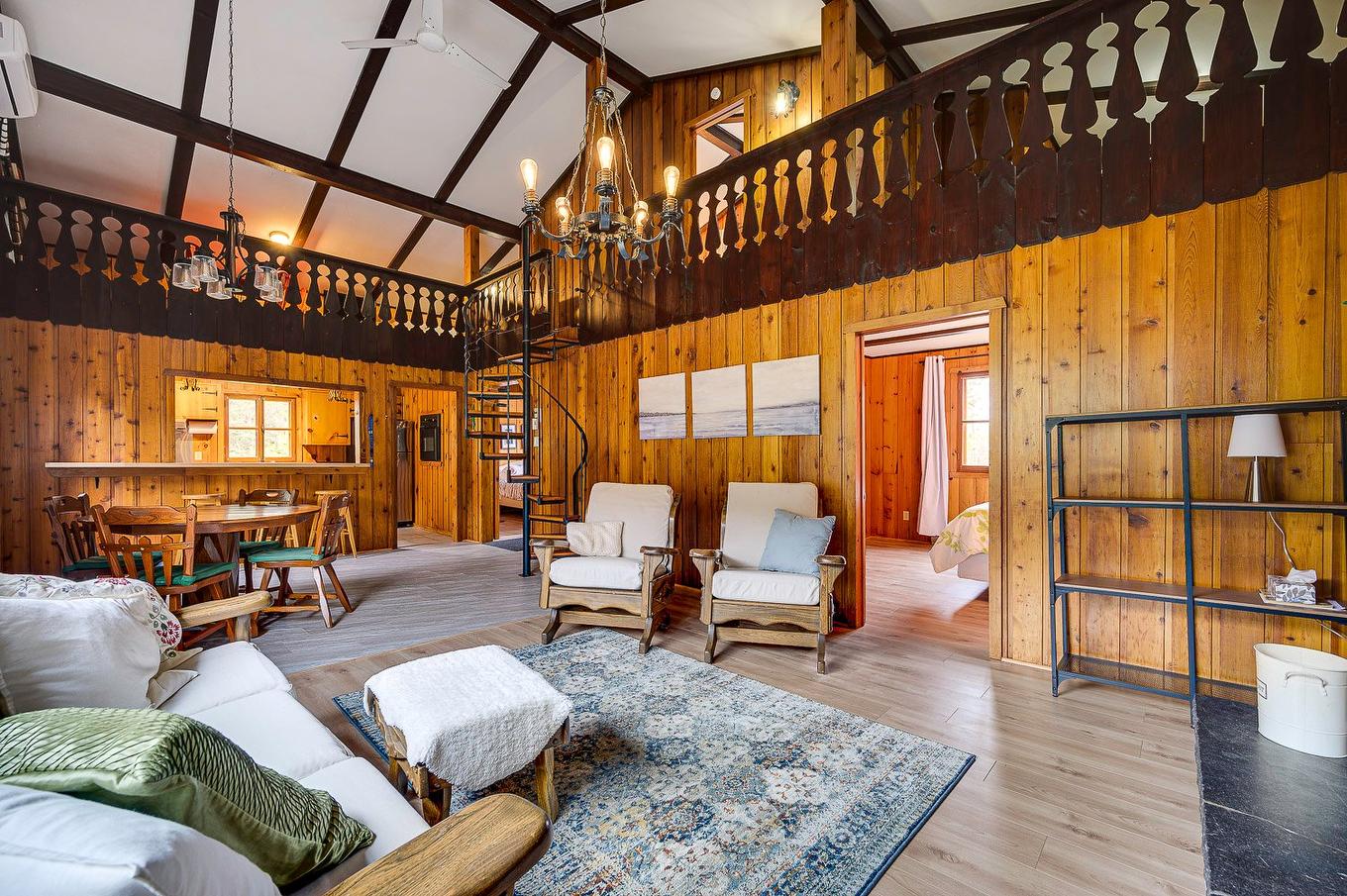 Living room - 267 Ch. Des Bois-Blancs, Piedmont, QC - Indoor