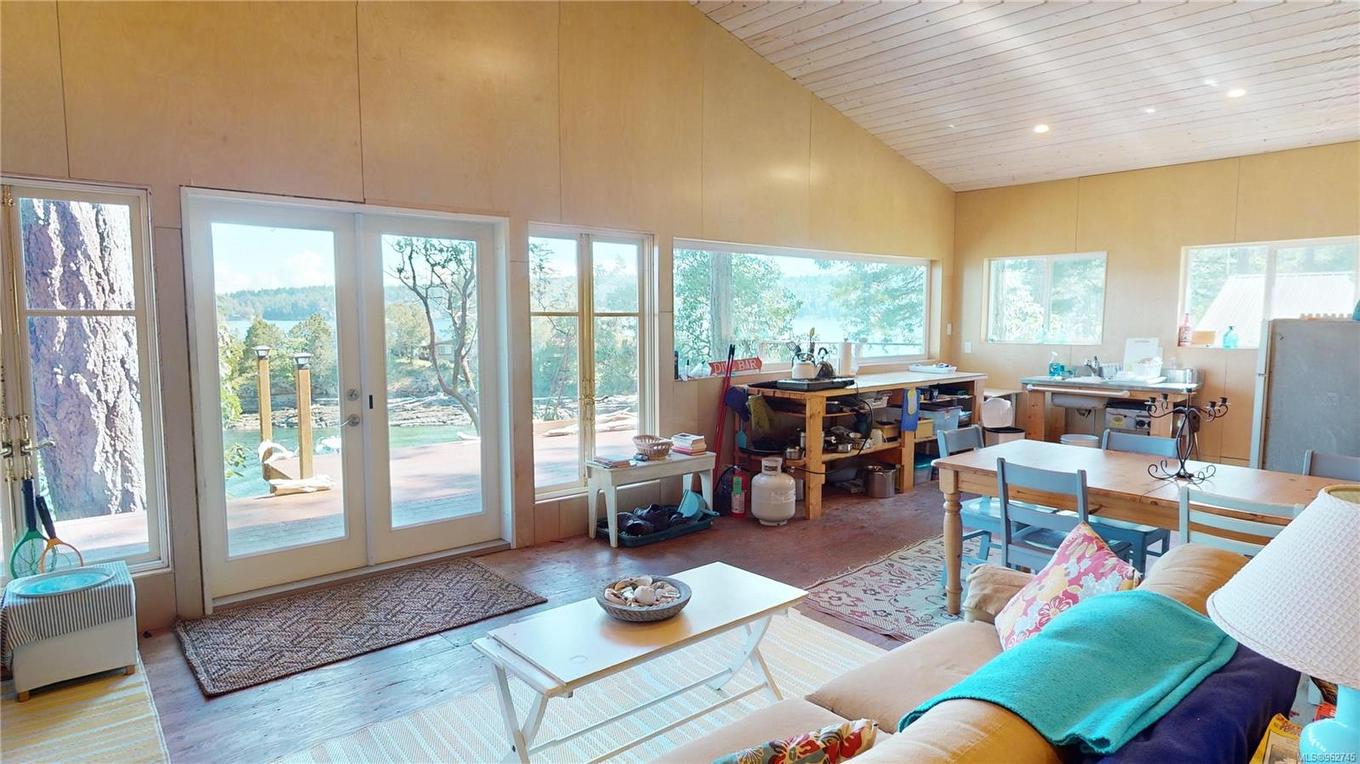 Lt 12 Ruxton Island, Ruxton Island, BC - Indoor Photo Showing Living Room