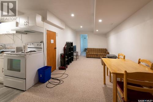 422 Perreault Lane, Saskatoon, SK - Indoor Photo Showing Kitchen