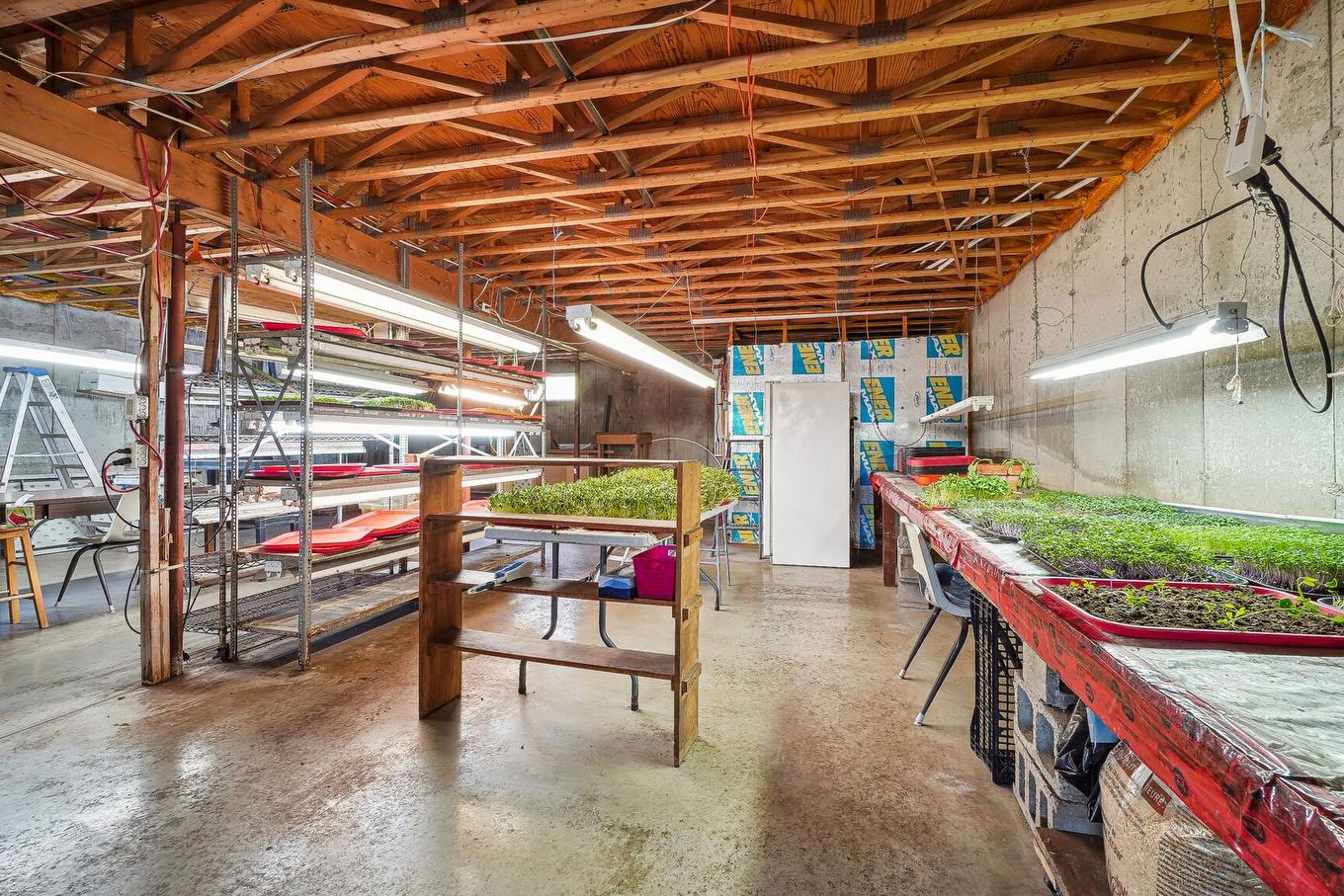 Workshop - 81 Rg Des Étangs, Mont-Saint-Hilaire, QC - Indoor Photo Showing Other Room