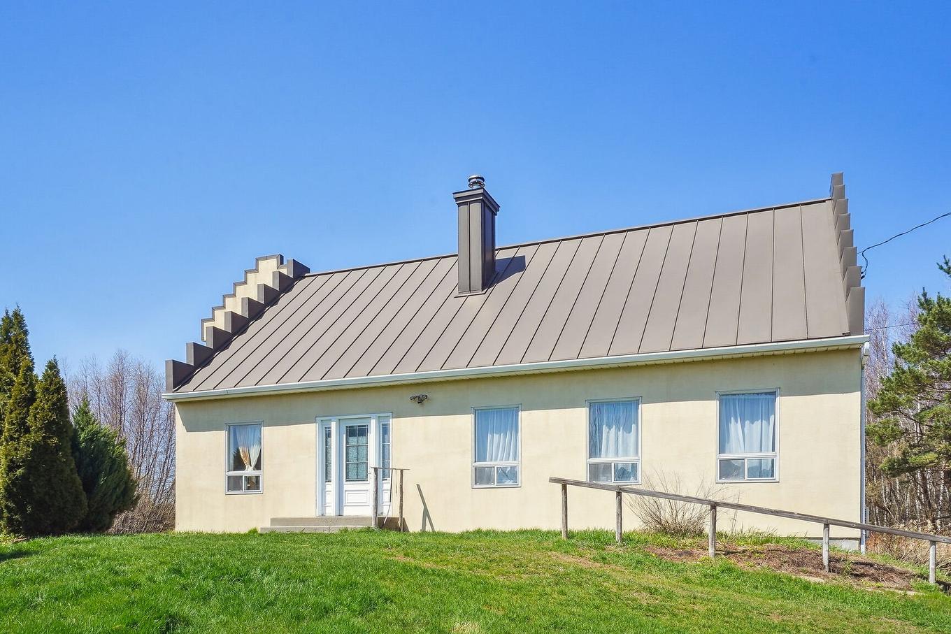 Frontage - 81 Rg Des Étangs, Mont-Saint-Hilaire, QC - Outdoor