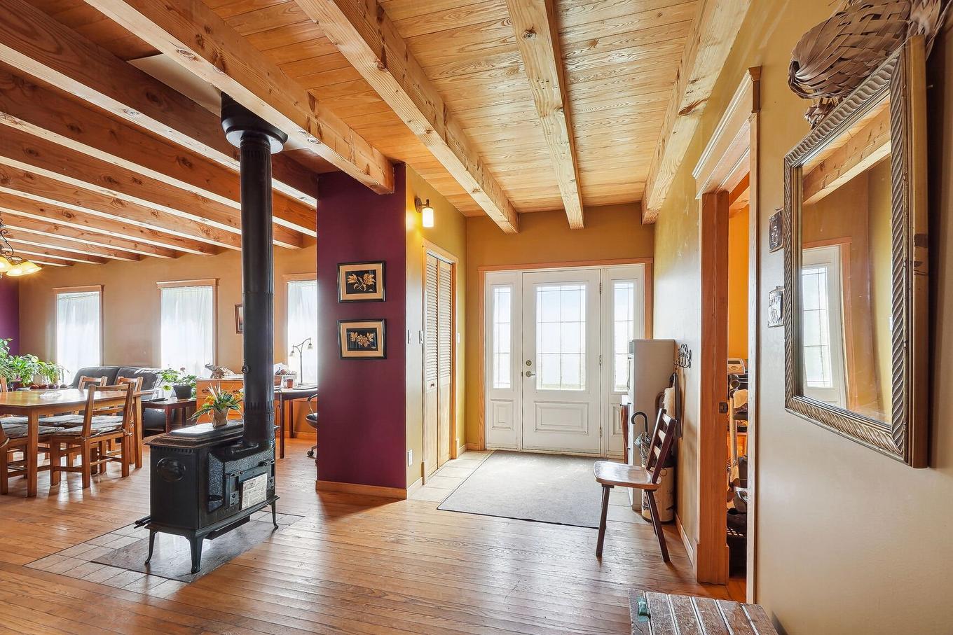 Hall - 81 Rg Des Étangs, Mont-Saint-Hilaire, QC - Indoor Photo Showing Other Room