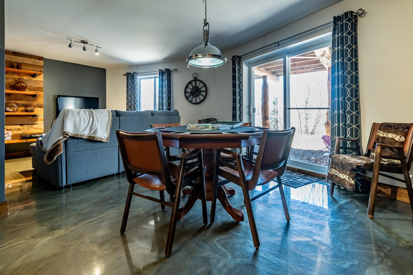 Family room - 2 Ch. Du Boisé, Mandeville, QC - Indoor Photo Showing Dining Room