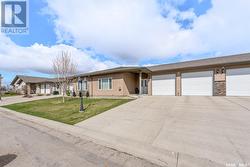 4 1590 4th AVENUE NW  Moose Jaw, SK S6J 1N1