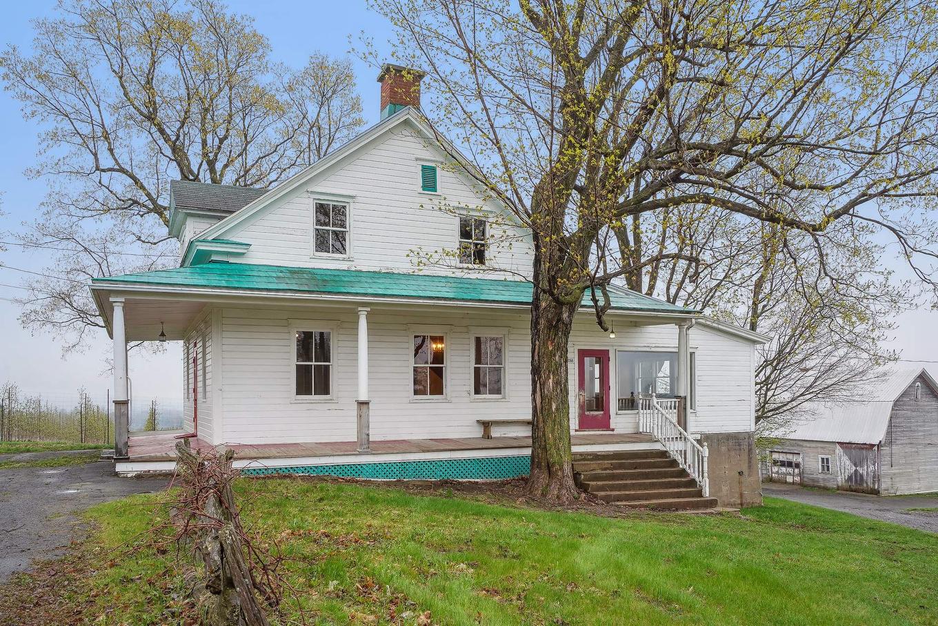 Façade - 1066 Ch. De La Montagne, Mont-Saint-Hilaire, QC - Outdoor With Deck Patio Veranda