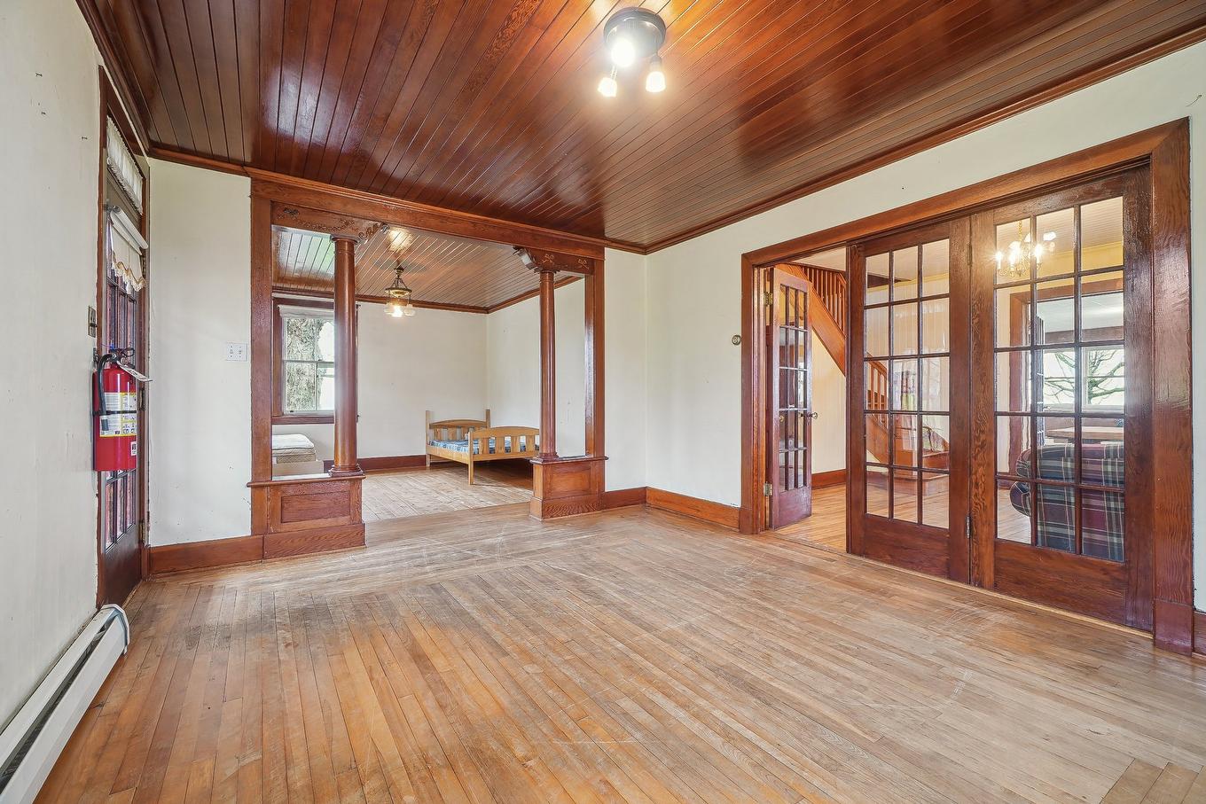 Salon - 1066 Ch. De La Montagne, Mont-Saint-Hilaire, QC - Indoor Photo Showing Other Room