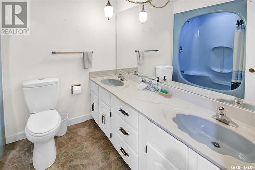 518 Ae Adams Crescent, Saskatoon, SK - Indoor Photo Showing Bathroom
