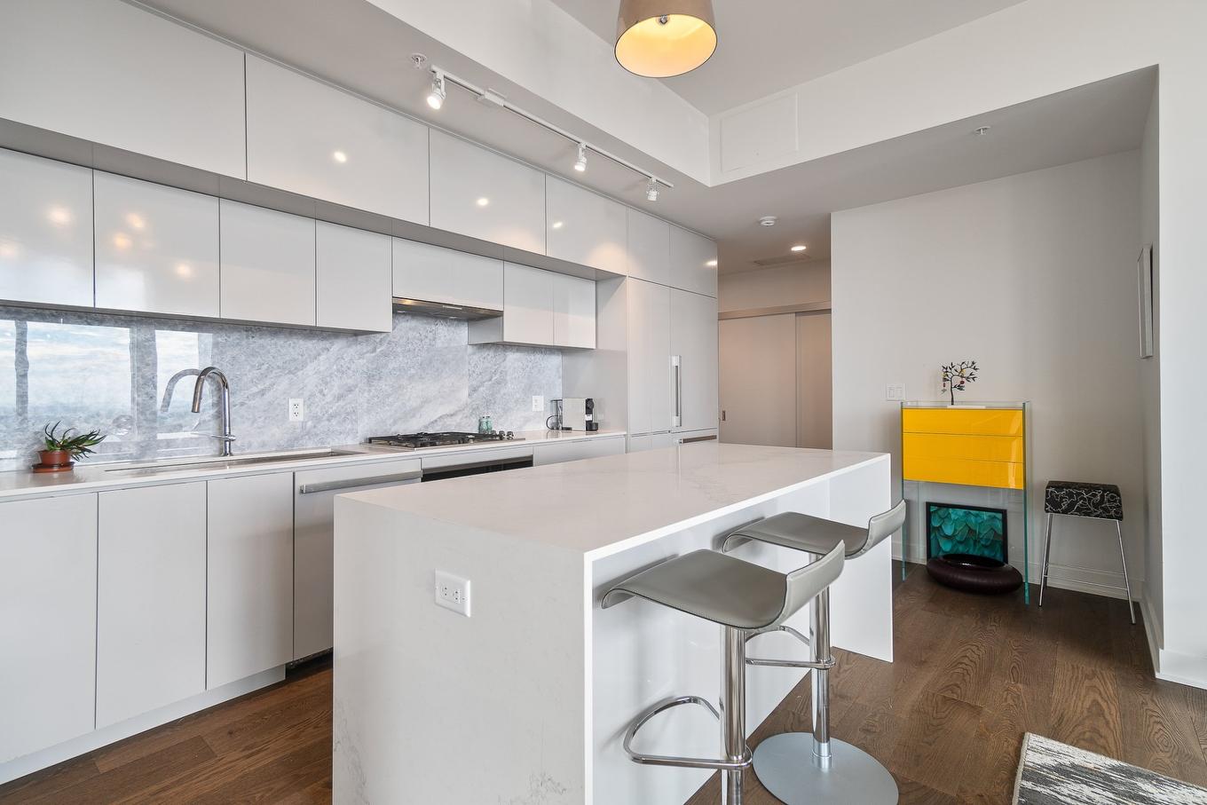 Kitchen - Ph-5308-1288 Rue St-Antoine O., Montréal (Ville-Marie), QC - Indoor Photo Showing Kitchen With Upgraded Kitchen