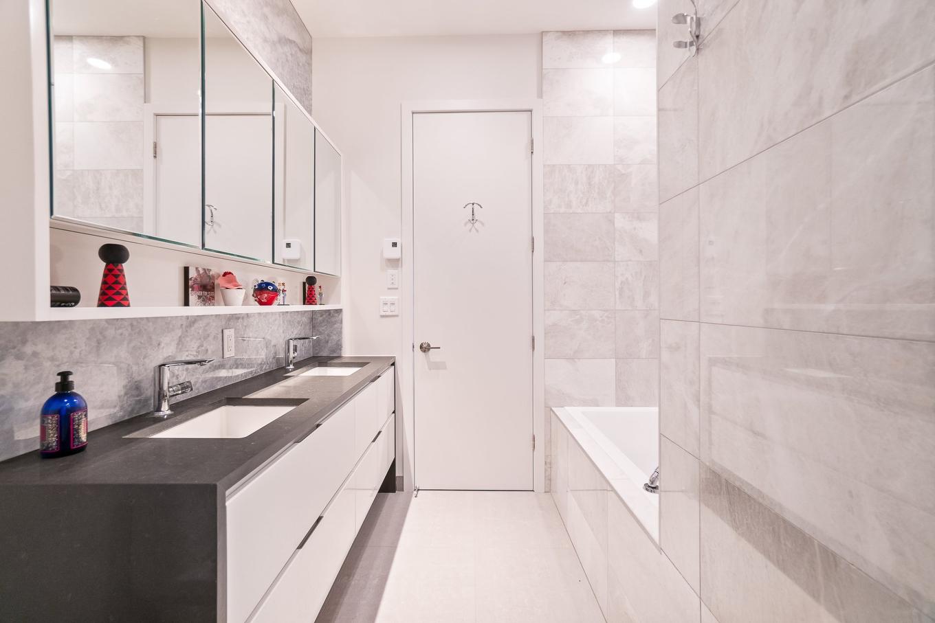 Ensuite bathroom - Ph-5308-1288 Rue St-Antoine O., Montréal (Ville-Marie), QC - Indoor Photo Showing Bathroom