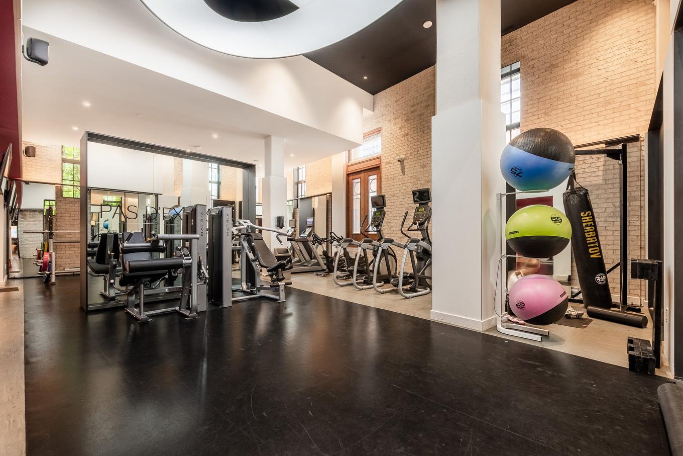Exercise room - Ph-5308-1288 Rue St-Antoine O., Montréal (Ville-Marie), QC - Indoor Photo Showing Gym Room