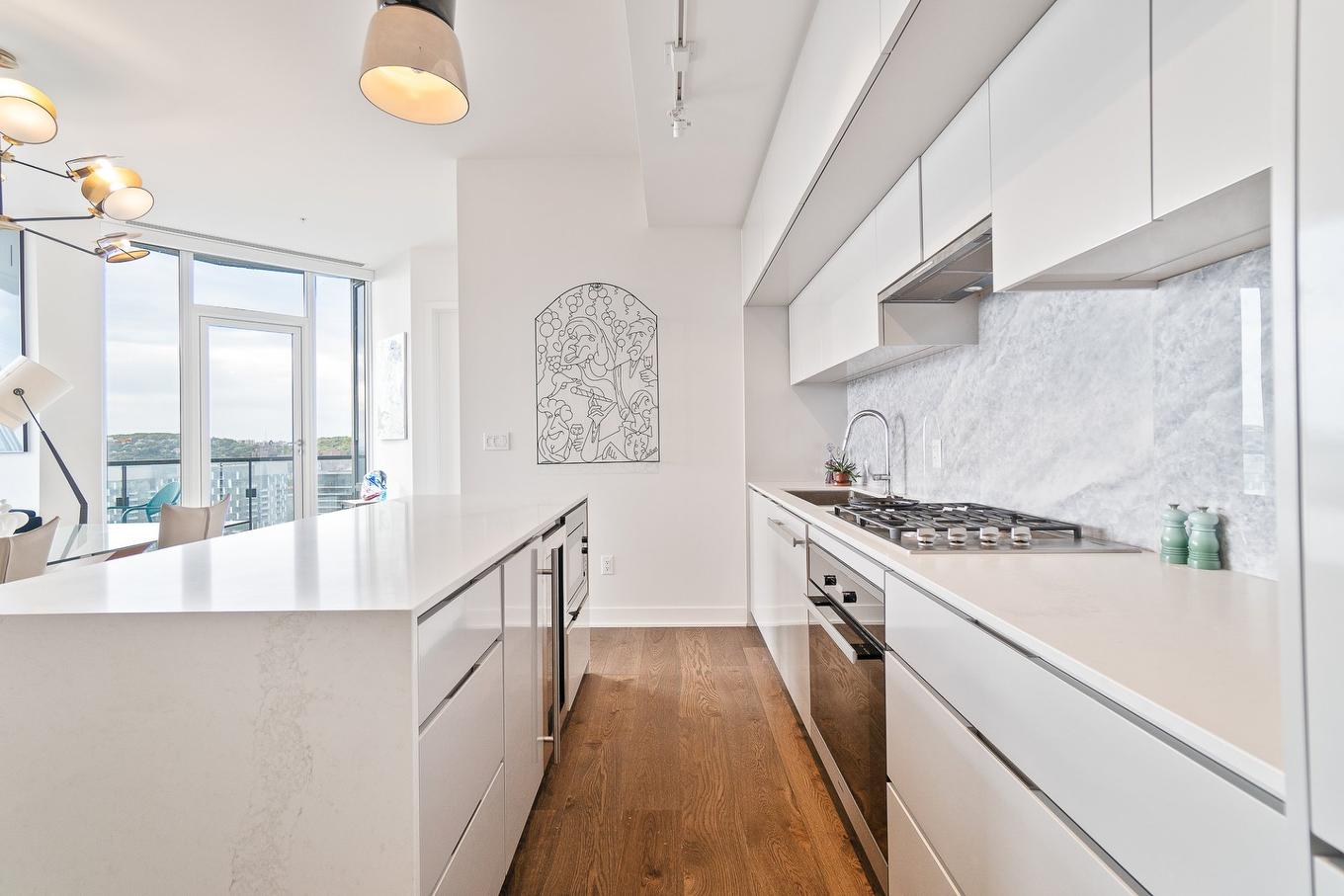 Kitchen - Ph-5308-1288 Rue St-Antoine O., Montréal (Ville-Marie), QC - Indoor Photo Showing Kitchen With Upgraded Kitchen