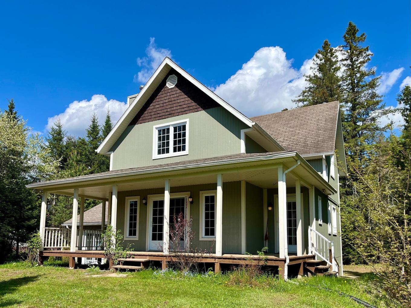 Frontage - 1 Ch. Des Amoureux, Mont-Tremblant, QC - Outdoor With Deck Patio Veranda